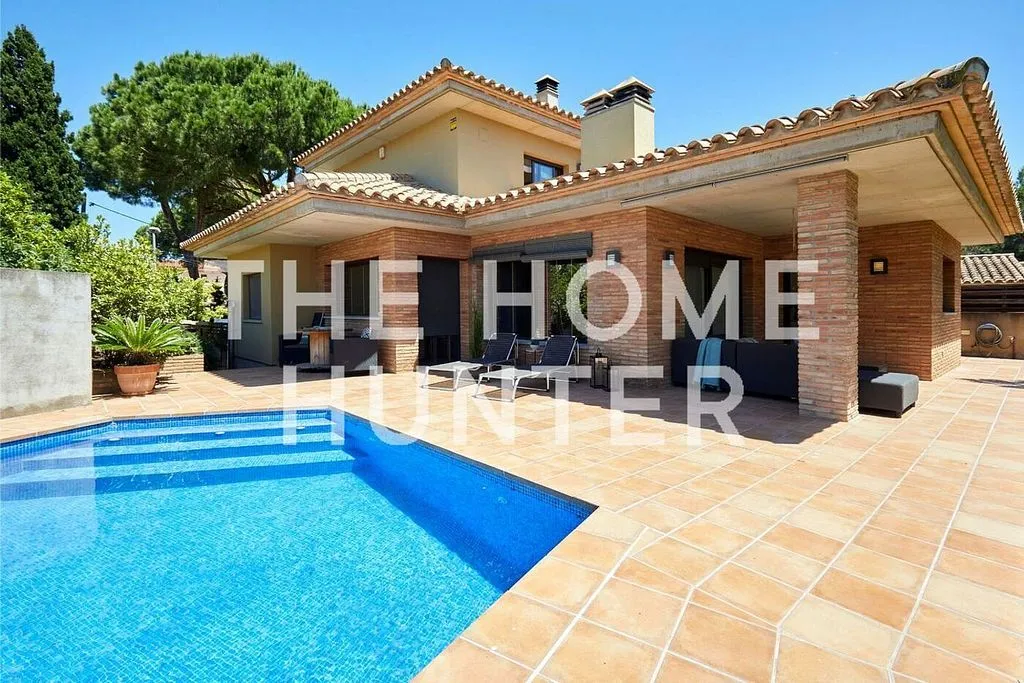 Bassein - Chalet with Pool and Terrace in L'Escala