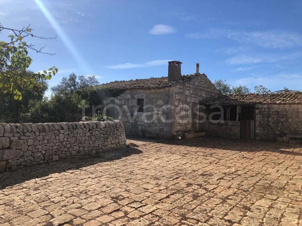 Garden - Historic Masseria with Pool near Ragusa