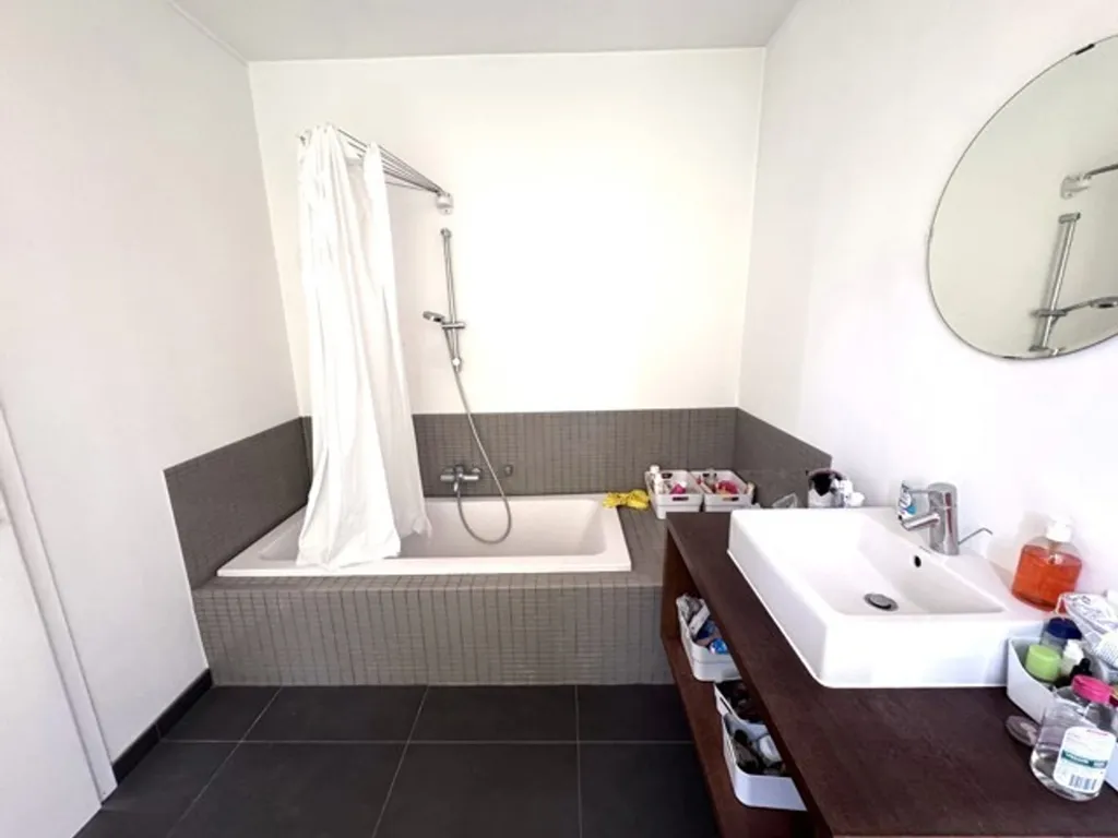 Bagni - 3-Bedroom Apartment with Terrace in Ixelles