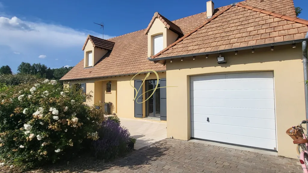 Extérieur - Maison Familiale avec Jardin et Vue Dégagée à Maintenon