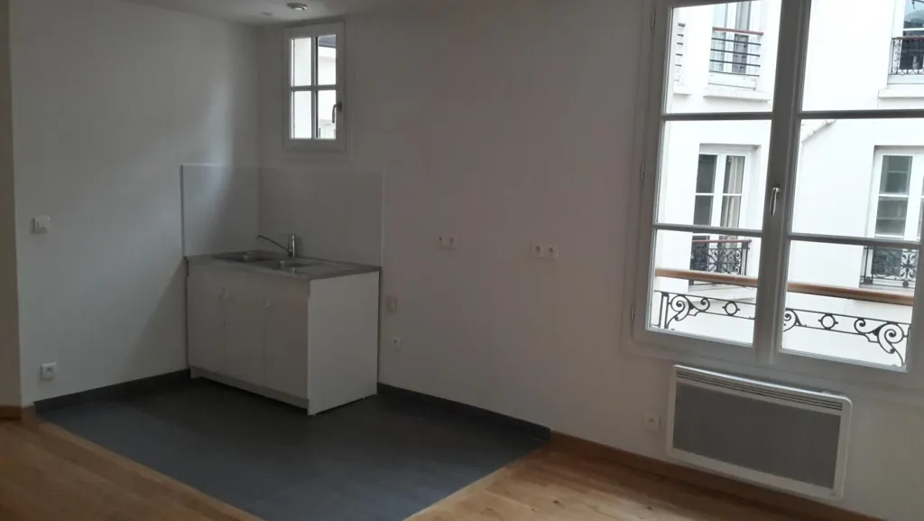 Pièces - Studio Lumineux avec Ascenseur au 2ème Arrondissement