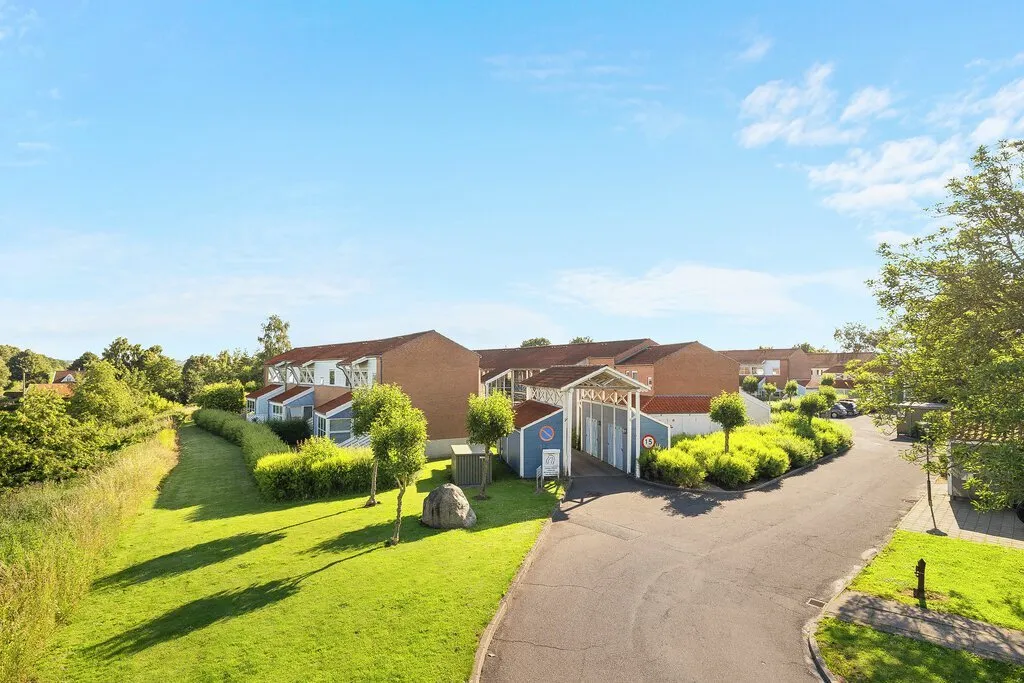Aed - Two-Bedroom Flat with Private Garden in Lund