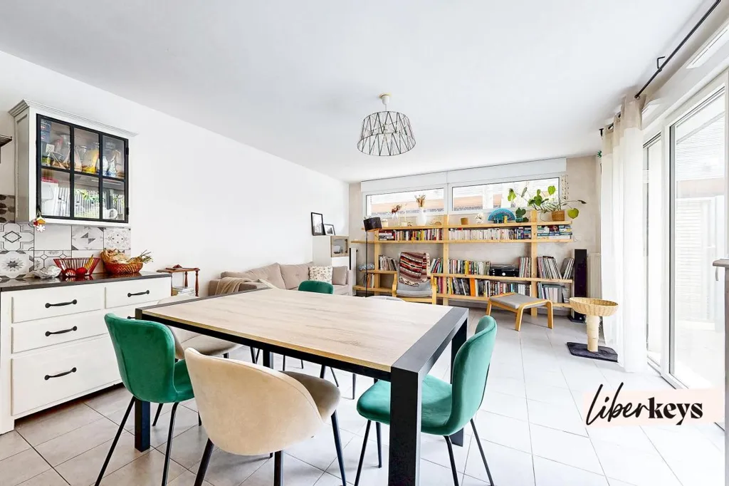 Salle à manger - Maison Récente avec Patio à Nantes