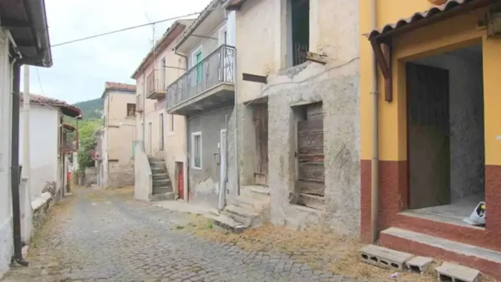 Välivaade - Terraced House with Terrace in Pizzoli
