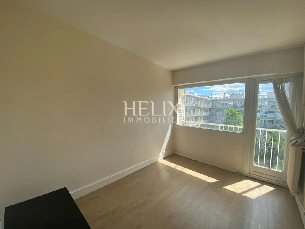 Toad - 3-Bed Flat with Balcony in Le Pecq Centre