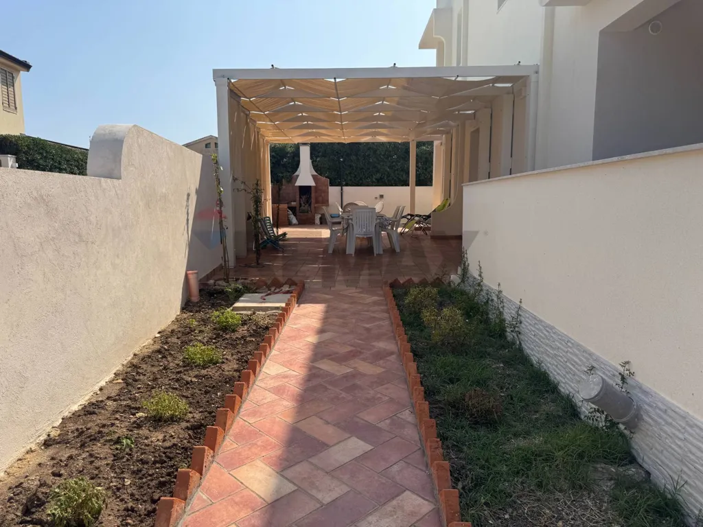 Aed - Rustic Villa with Terrace in Noto