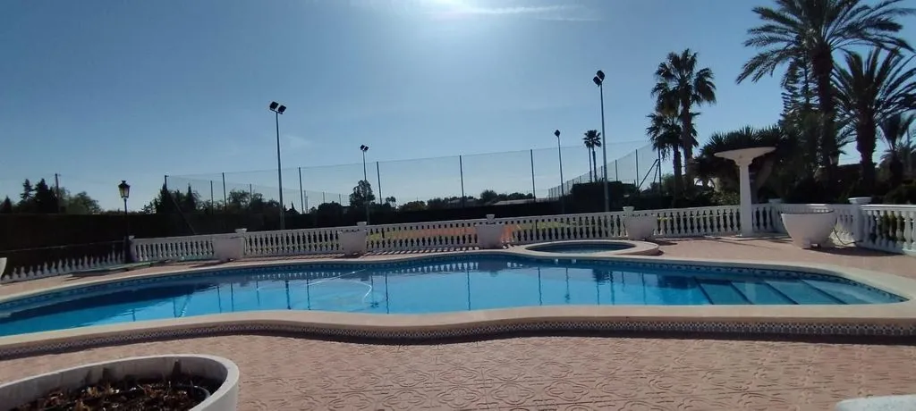 Bassein - Luxury Villa with Pool in Elche