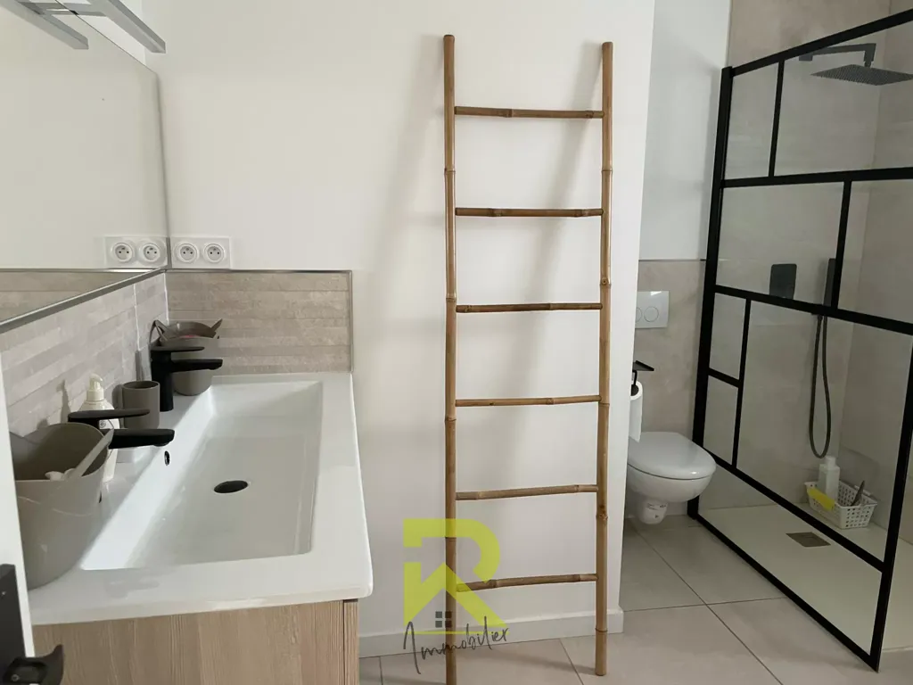 Salles de bain - Villa Contemporaine avec Piscine près d'Agde