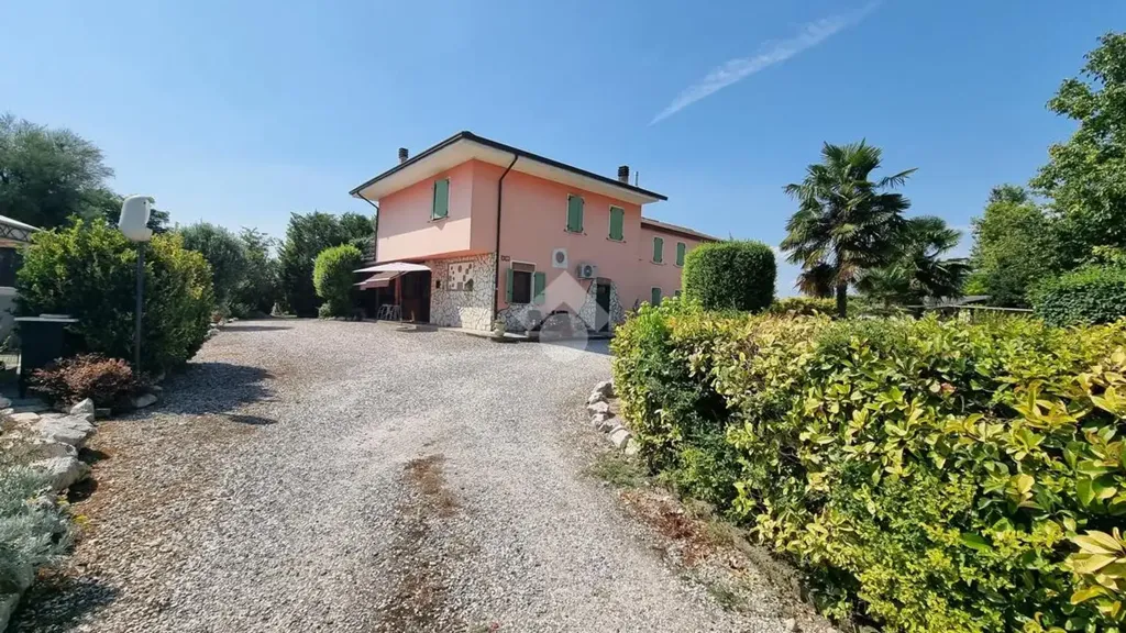 Välivaade - Restored Villa with Multiple Apartments in Borgo Virgilio