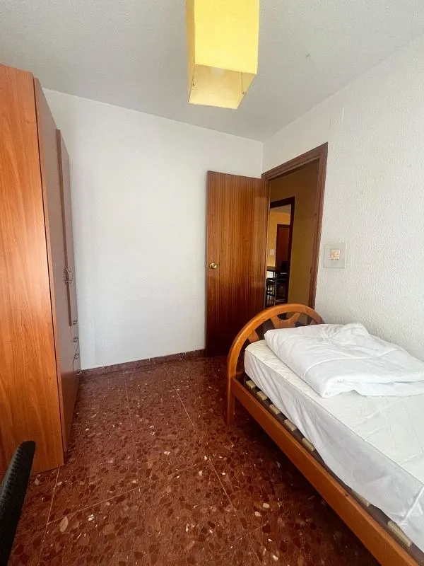Bedrooms - Student Flat with Terrace in Villarejo, Granada