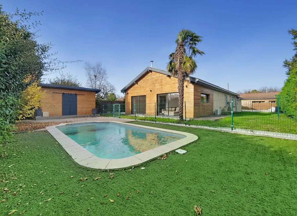 Piscine - Maison avec Piscine et Grande Cour à Villette de Vienne