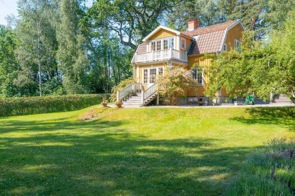 Jardin - Historic House with River View in Södermanland