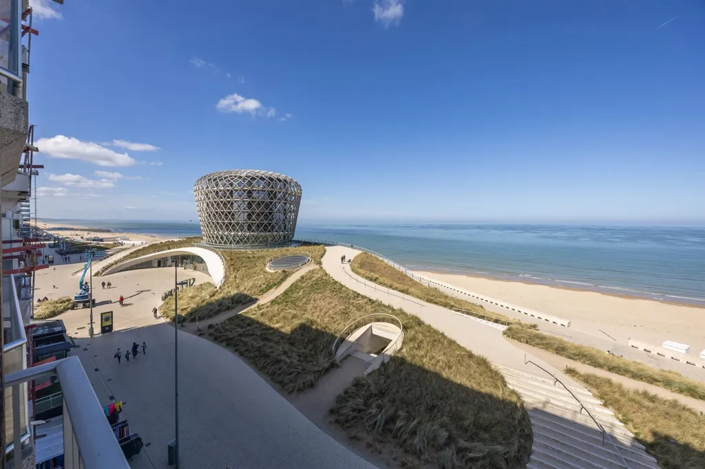Exterior - Apartment with Sea View on Zeedijk