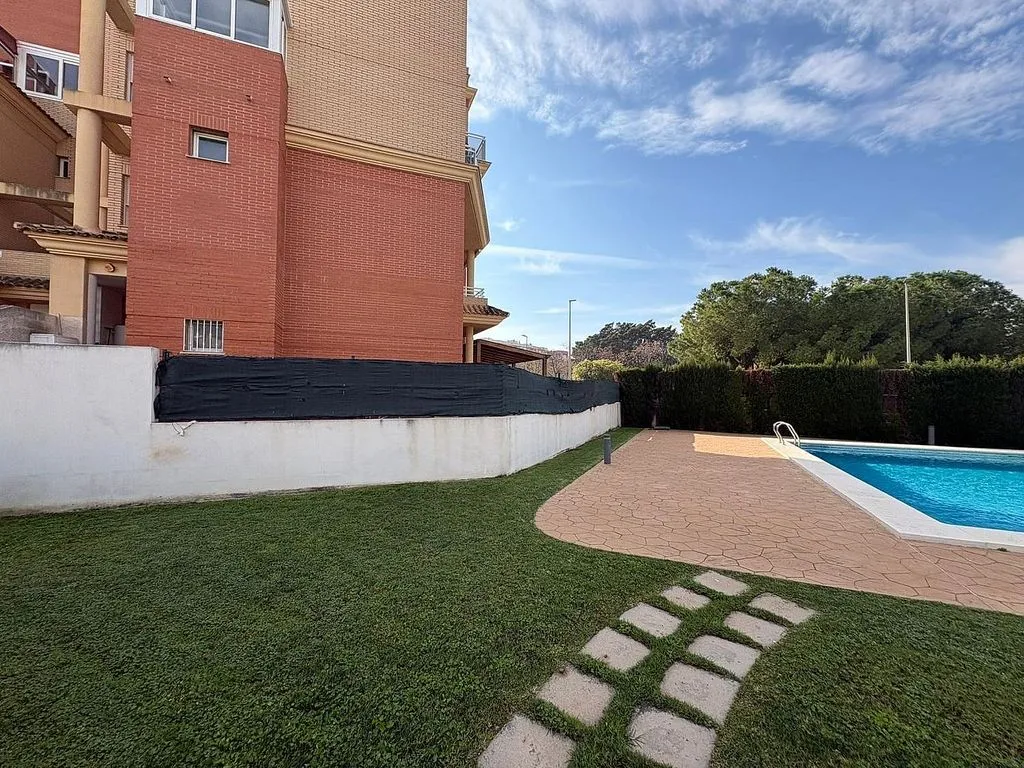 Piscina - Ático duplex con terraza en Carrer de l'Estatut Valencià