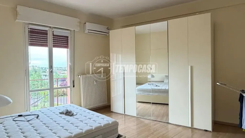 Magamistoad - Spacious Flat with Balcony in Modena