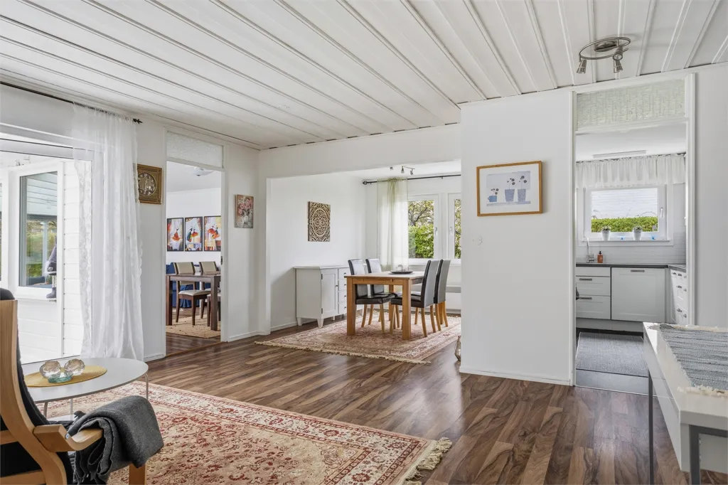 Elutuba - 1-Storey Villa with Garden in Hårstorp