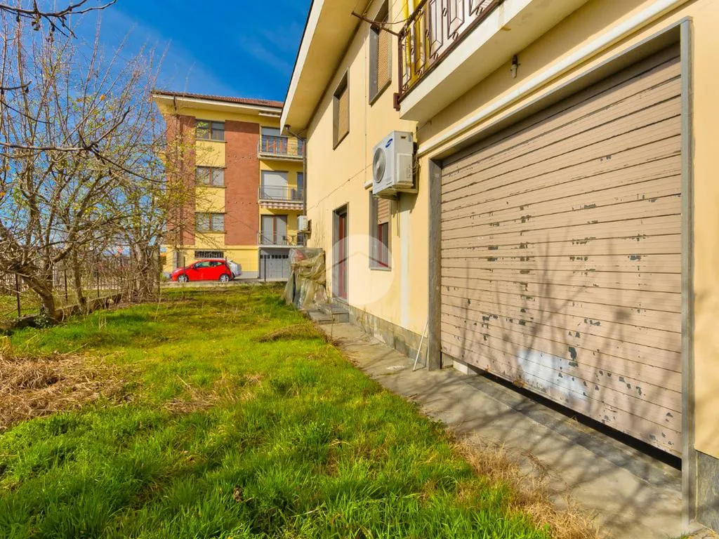 Jardin - Independent House with Garden in Genola Centre
