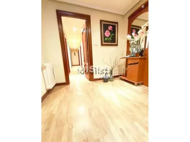 Esik - Apartment with Garage in Salesas