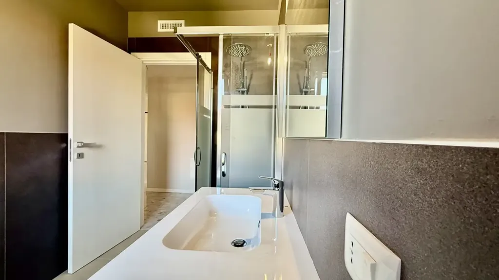 Salles de bain - Apartment with Pool in Lazise