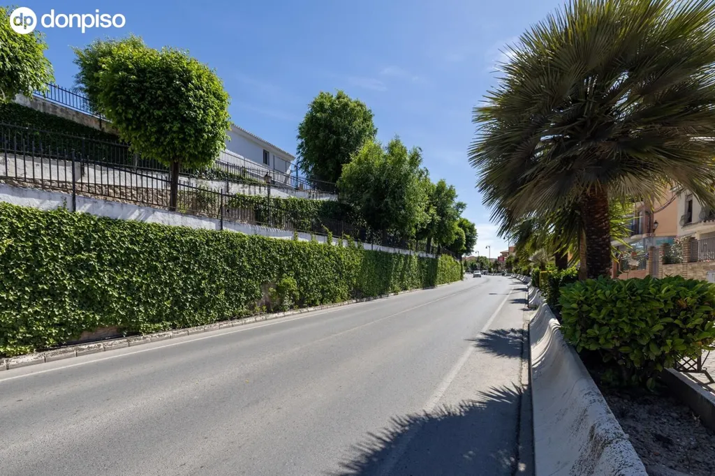 Semi-New Flat with Terrace in Las Gabias