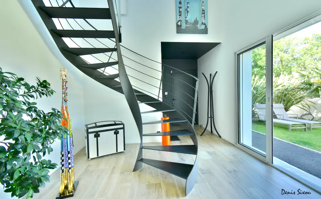 Pièces - Maison Moderne avec Piscine à Boucau