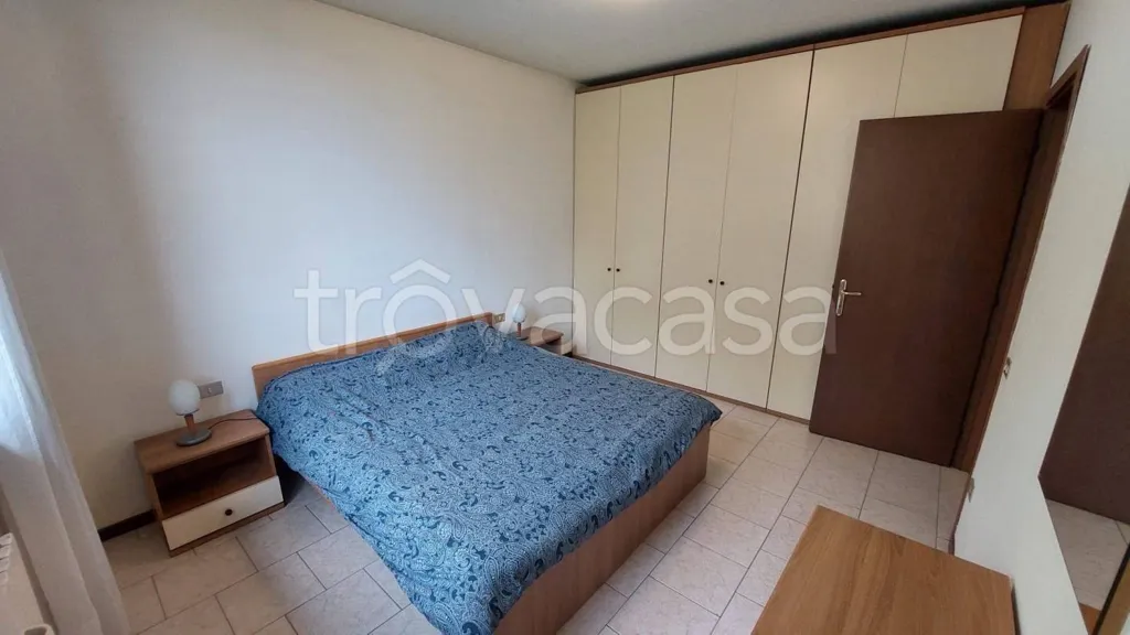 Chambres - Bright Two-Bedroom Apartment with Parking in Oggiona