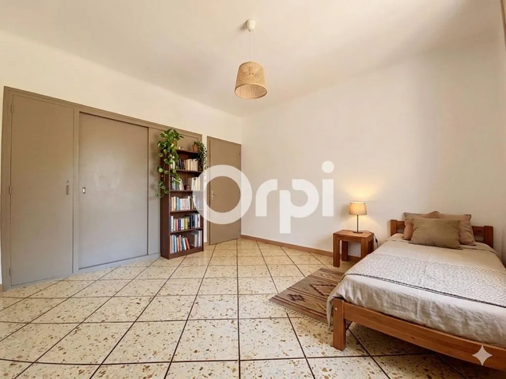 Chambres - Appartement T5 avec Parkings Privatifs à Canohès