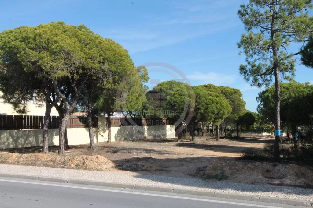 Aed - Development Land with Beach Proximity in Loulé