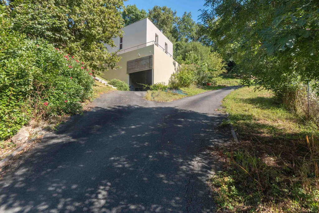 Välivaade - 5-Piece Villa with Garden Space in Quinsac