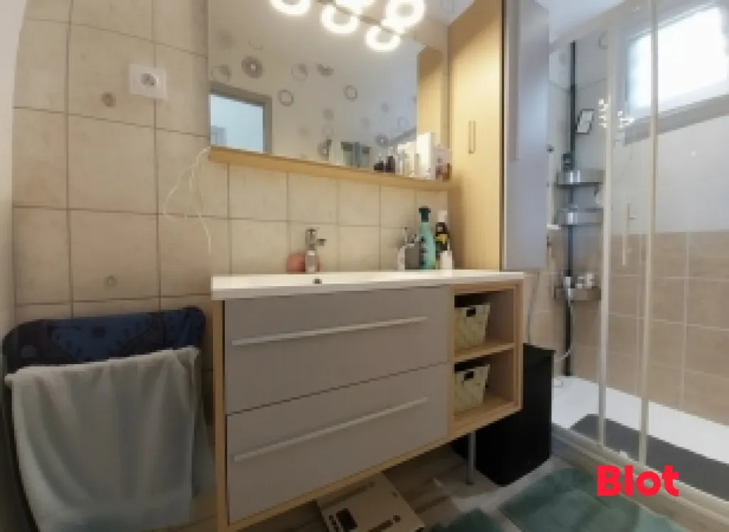 Bathrooms - Charming House with Garden in Teillay