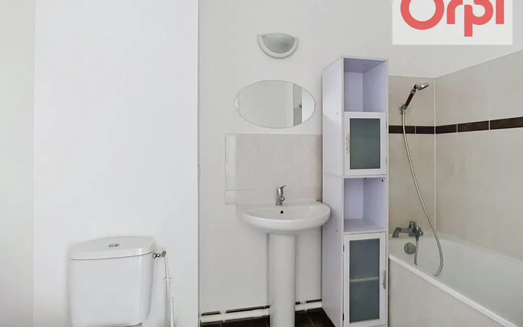 Salles de bain - Appartement T2 Refait à Neuf avec Parking à Choisy-le-Roi