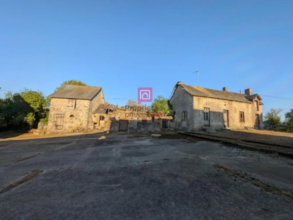 Extérieur - Maison en Pierre à Rénover avec Jardin en Campagne