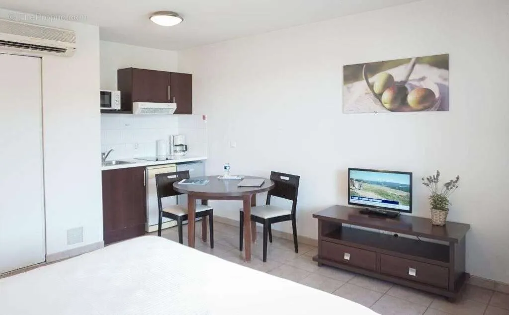 Magamistoad - Studio with Terrace in Six-Fours-les-Plages
