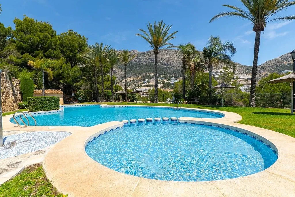 Bassein - Terraced House with Pool in Mascarat