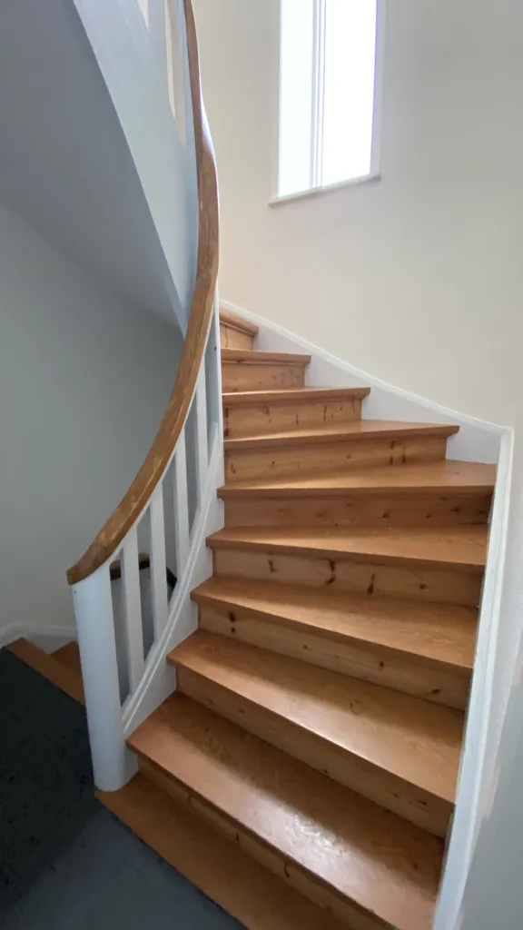 Toad - Modernised 3-Bed Flat with Balcony in Herning