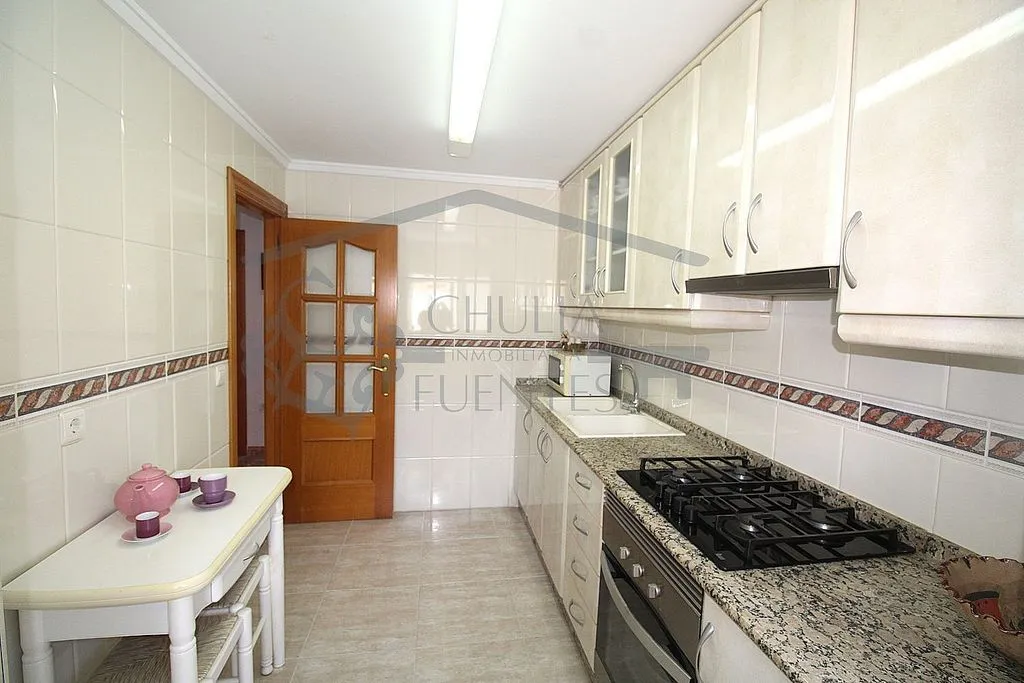 Kitchen - Apartment with Pool in Malvarrosa, Valencia