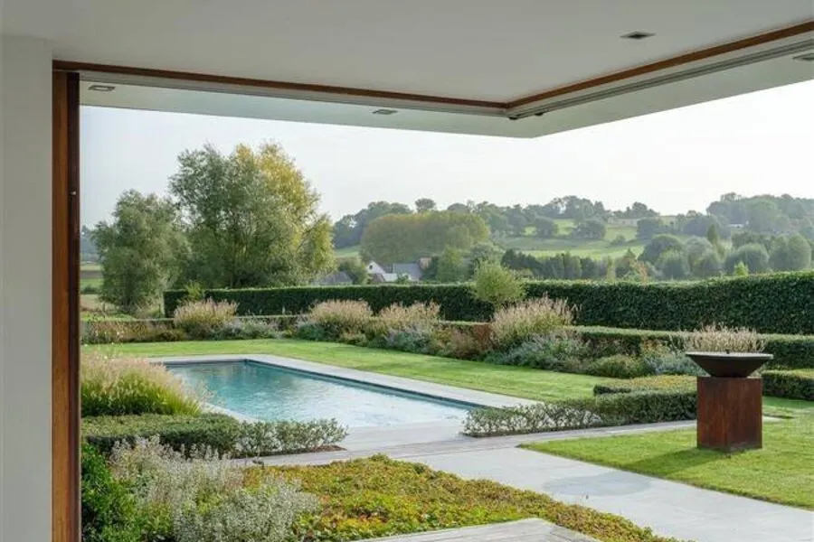 Piscine - Villa avec Vue Panoramique dans le Pays des Collines