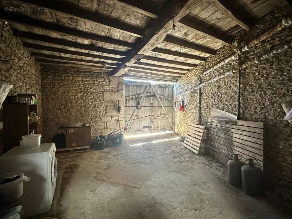 Buanderie - Ensemble Immobilier avec Jardin à Chaniers