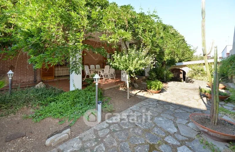 Giardino - Modern Villa with Garden in Torricella