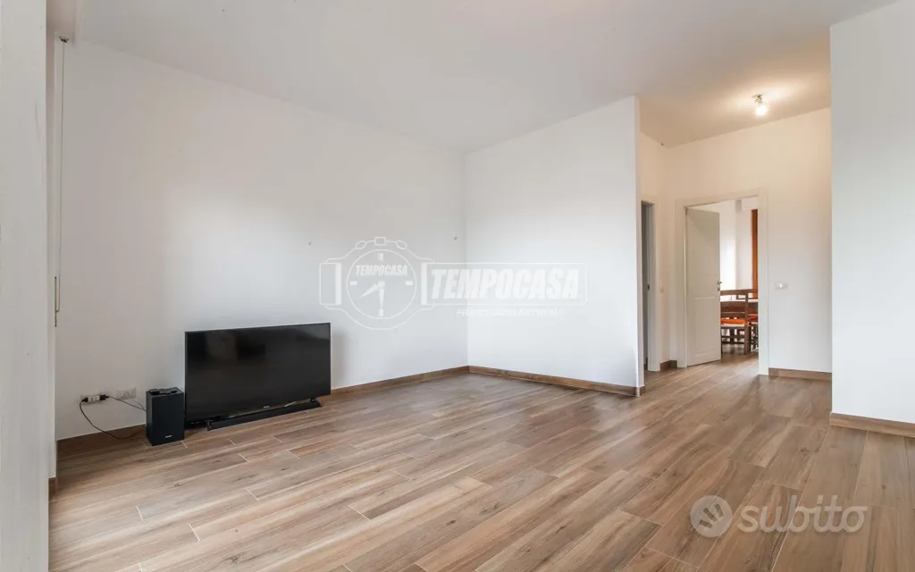 Séjour - Fully Renovated Triplex near Station in Desio