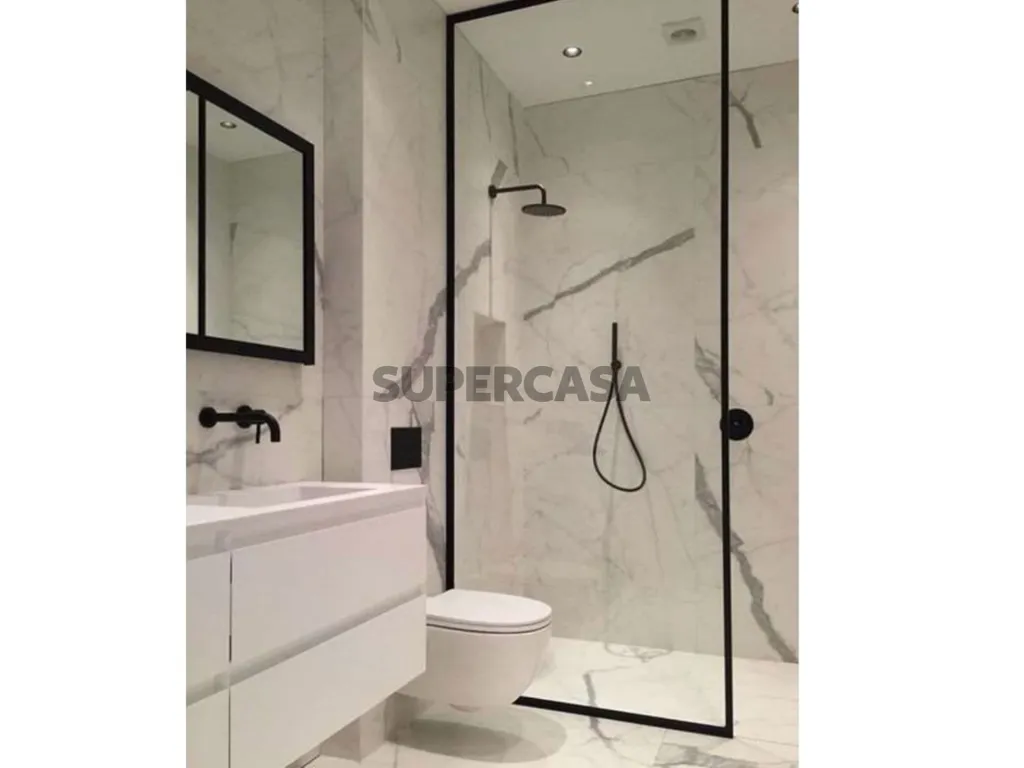 Salles de bain - Penthouse with Rooftop Pool in Costa de Caparica