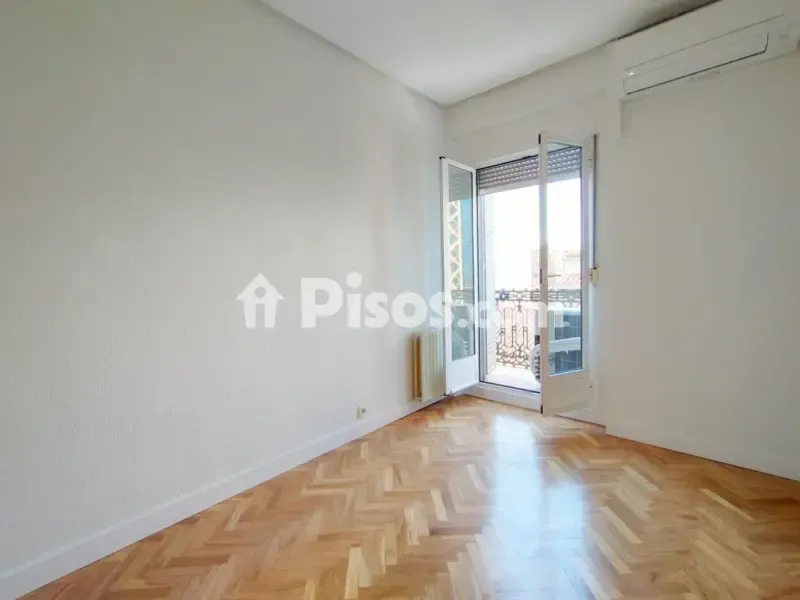Stanze - Apartment with Balcony in Chamberí, Madrid
