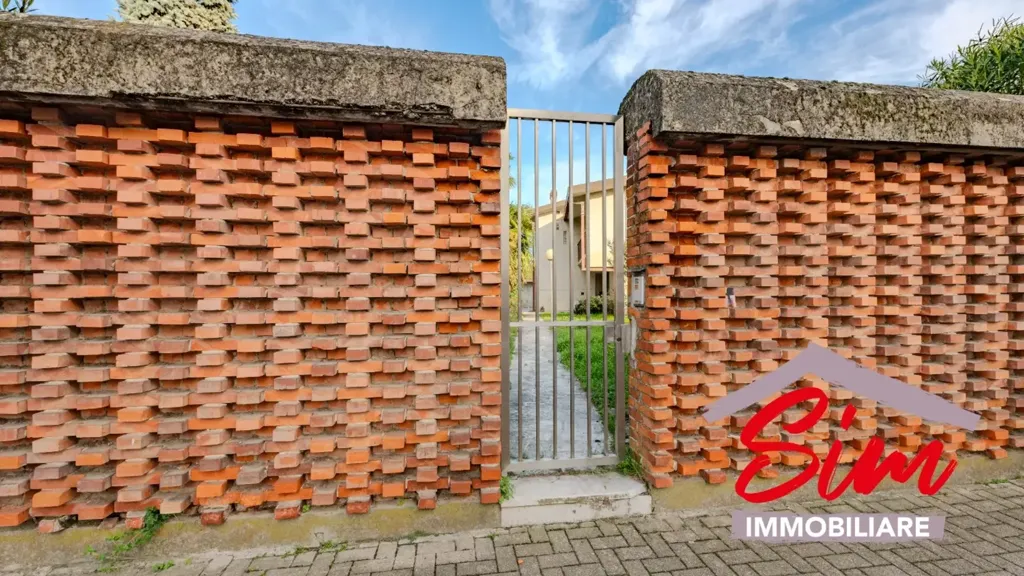 Välivaade - Restoration Villa with Garden in Romentino