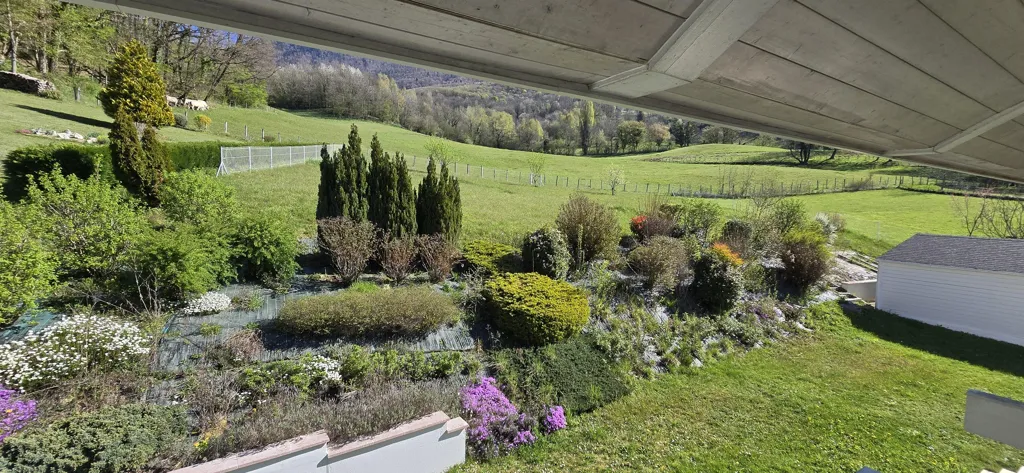 Jardin - Maison Contemporaine avec Vue Panoramique à Lancrans