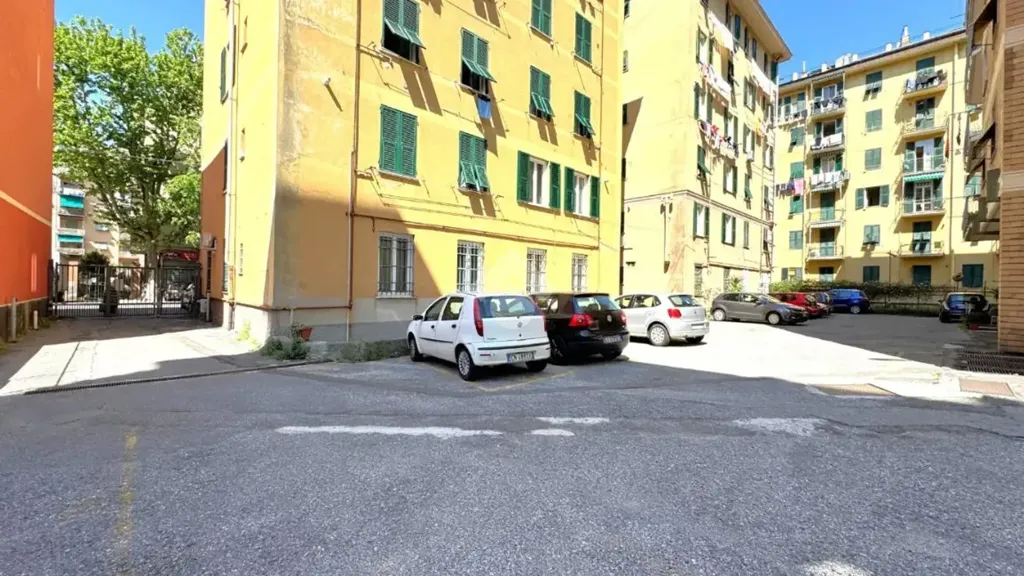 Välivaade - Fourth Bedroom Flat with Balcony in Bolzaneto