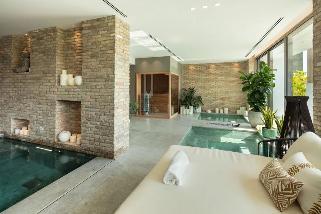 Piscine - Luxury Villa with Panoramic Sea Views in Benahavís