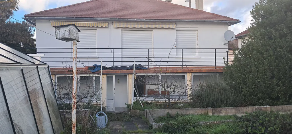 Välivaade - Detached House with Veranda in Migennes