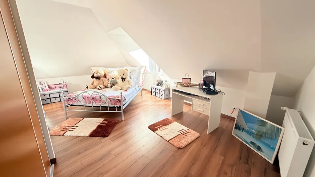 Chambres - Maison 7 pièces à Le Genest-Saint-Isle