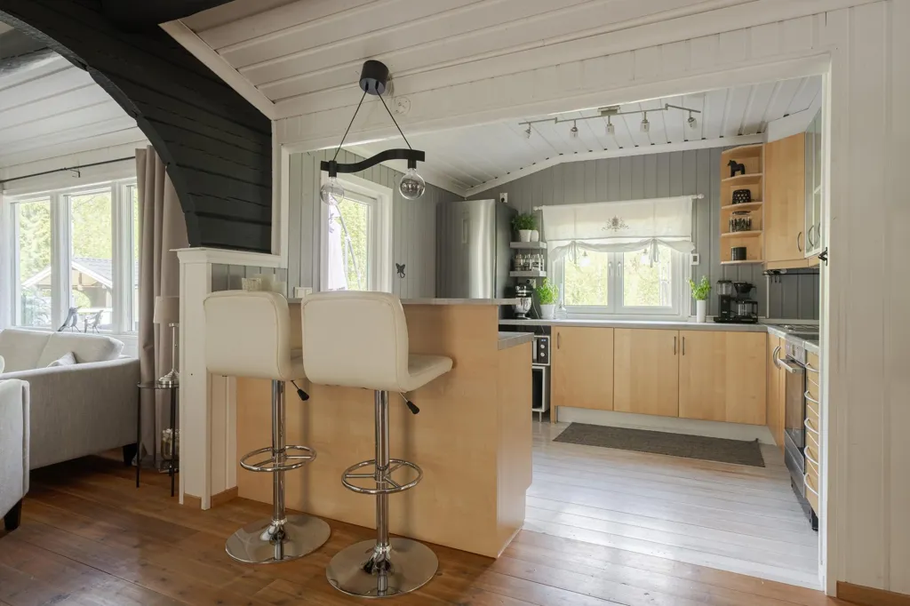 Köök - Charming Seafront Home with Open Plan in Tranquil Setting