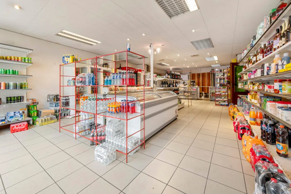 Pièces - Immeuble de Rendement avec Appartements et Local Commercial à Overmere